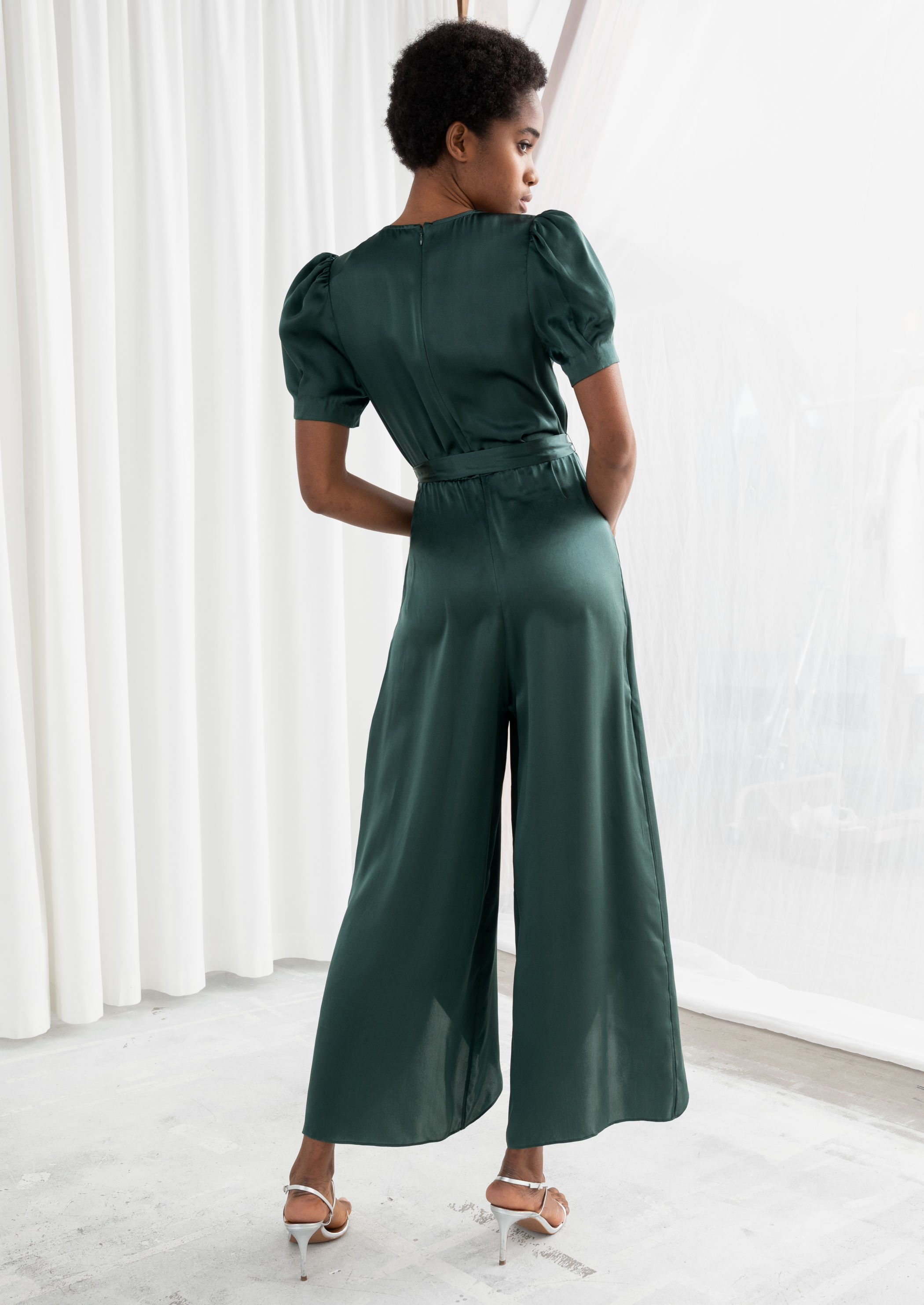 jumpsuit with puff sleeves