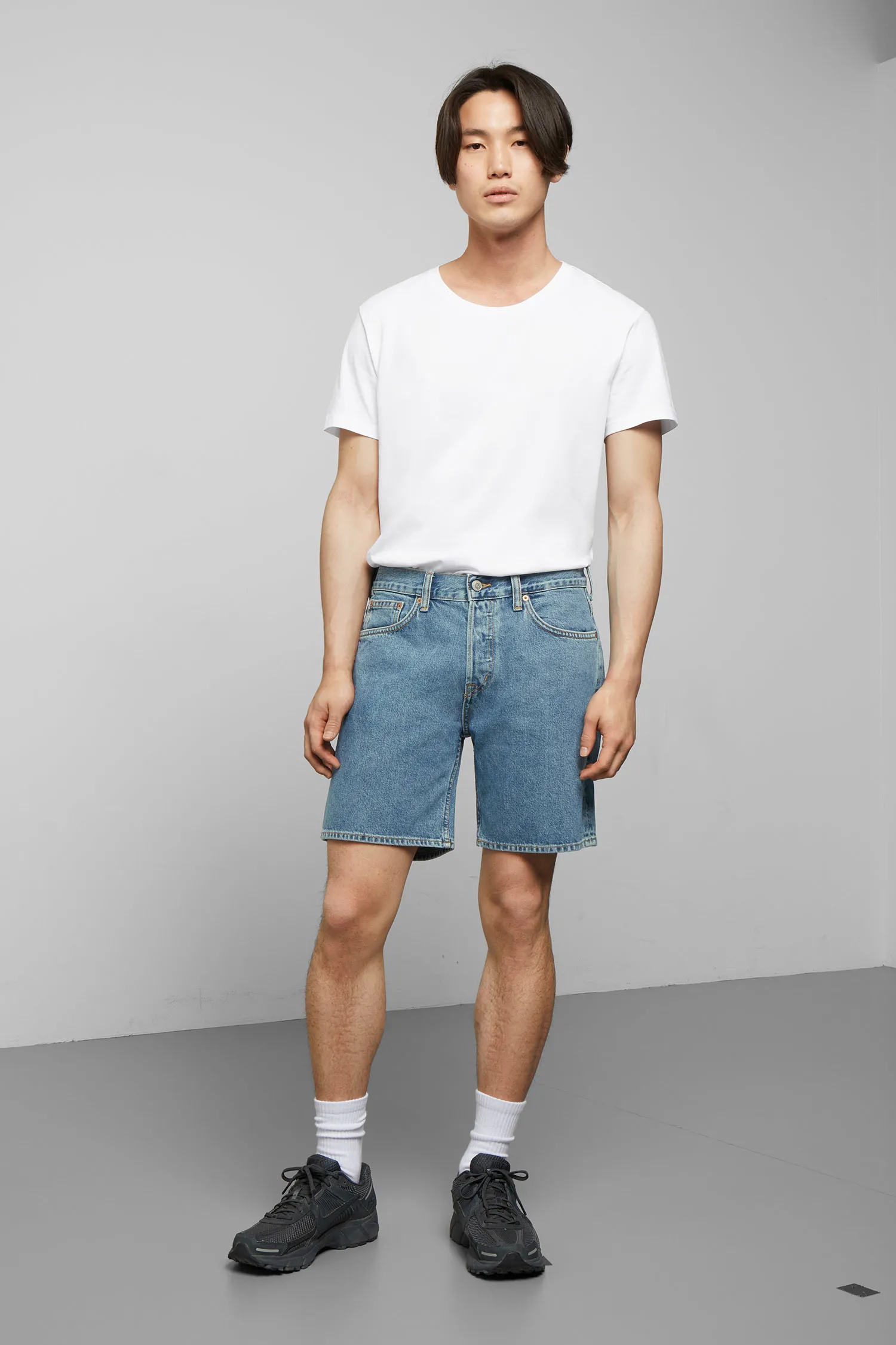 weekday vacant jeans