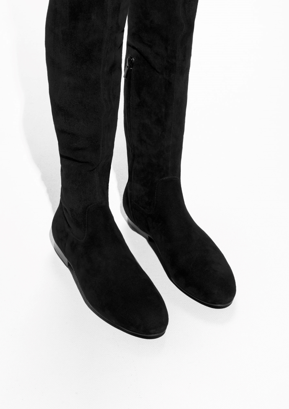 over the knee boots stay up