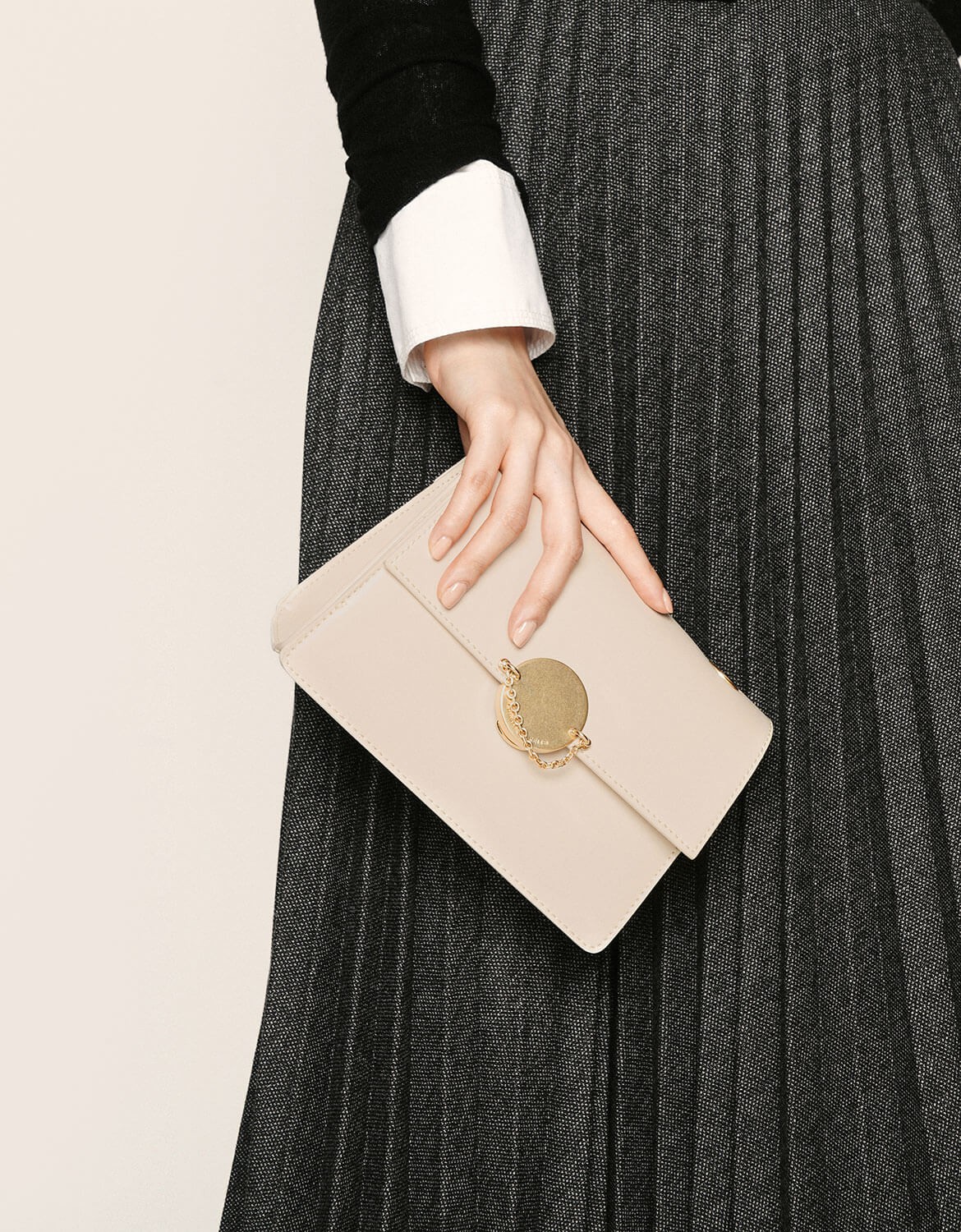 chain link crossbody bag