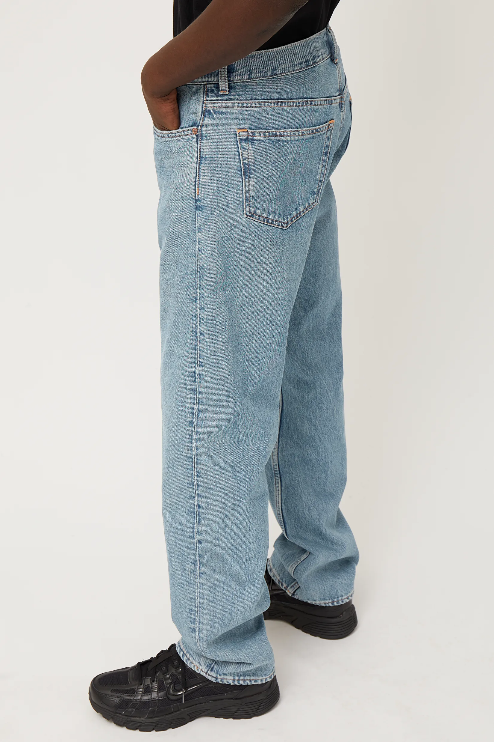 relaxed fit jeans