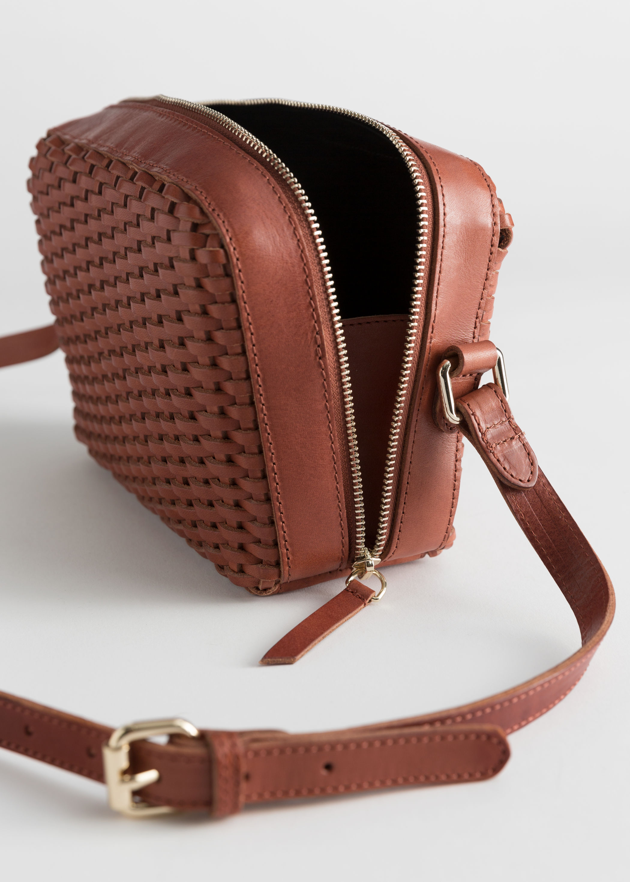 basket crossbody bag