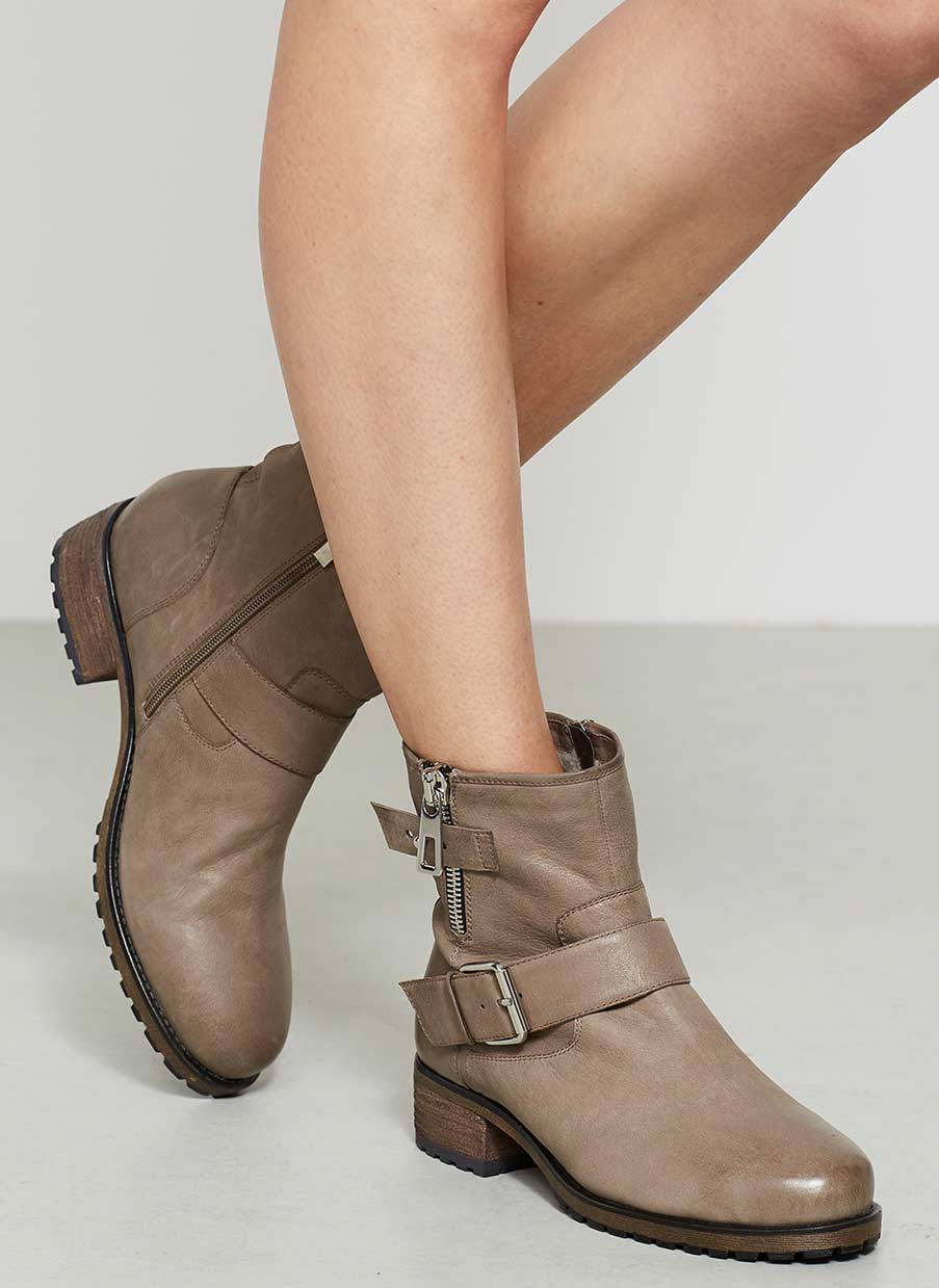 rocky black tactical boots