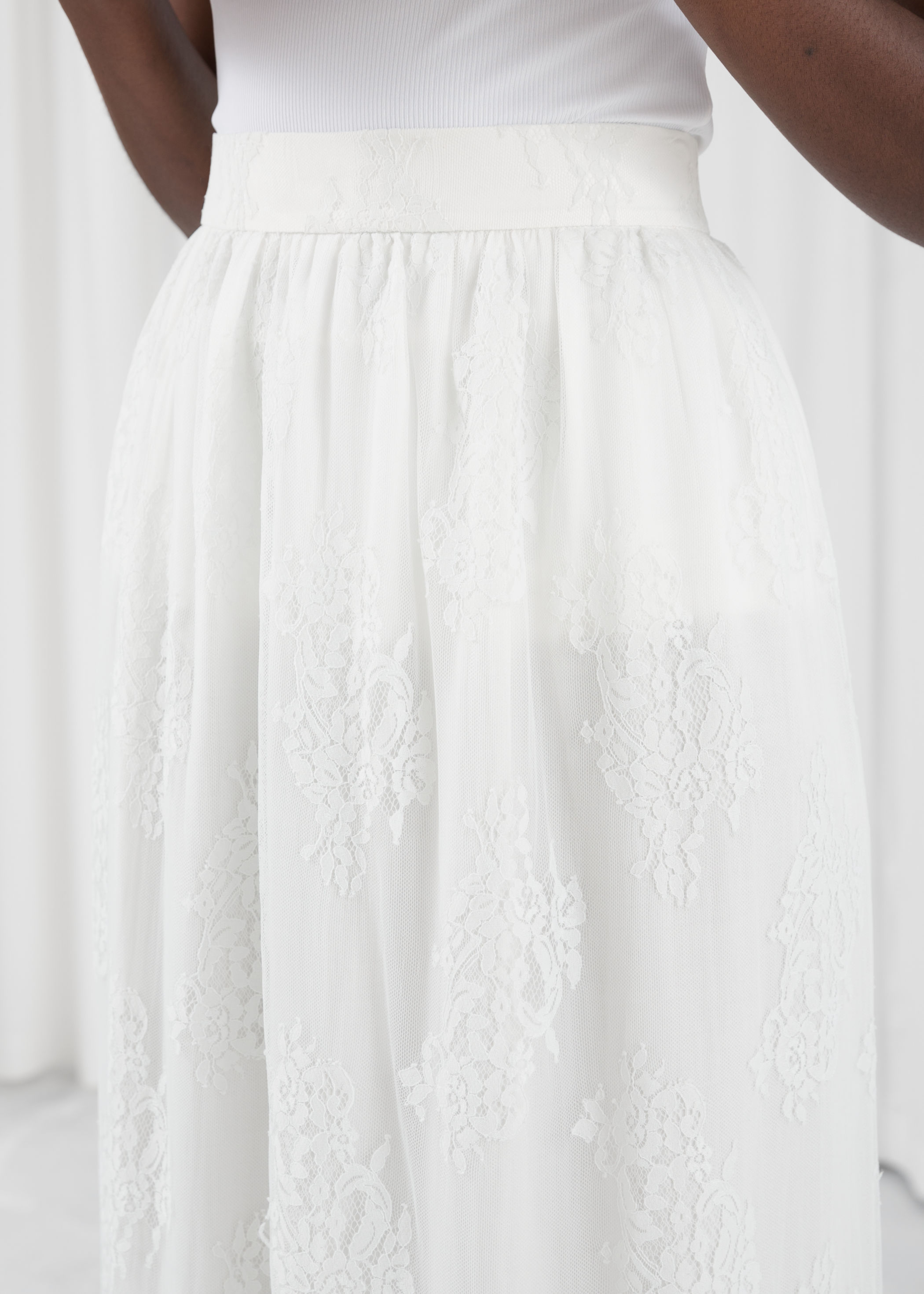 High Waisted Lace Skirt | Endource